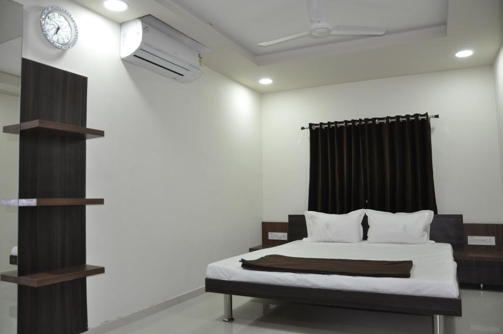 Shivdhara Hotel & Residence Rajkot Exterior foto