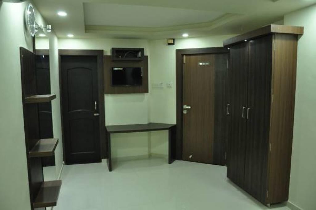 Shivdhara Hotel & Residence Rajkot Exterior foto